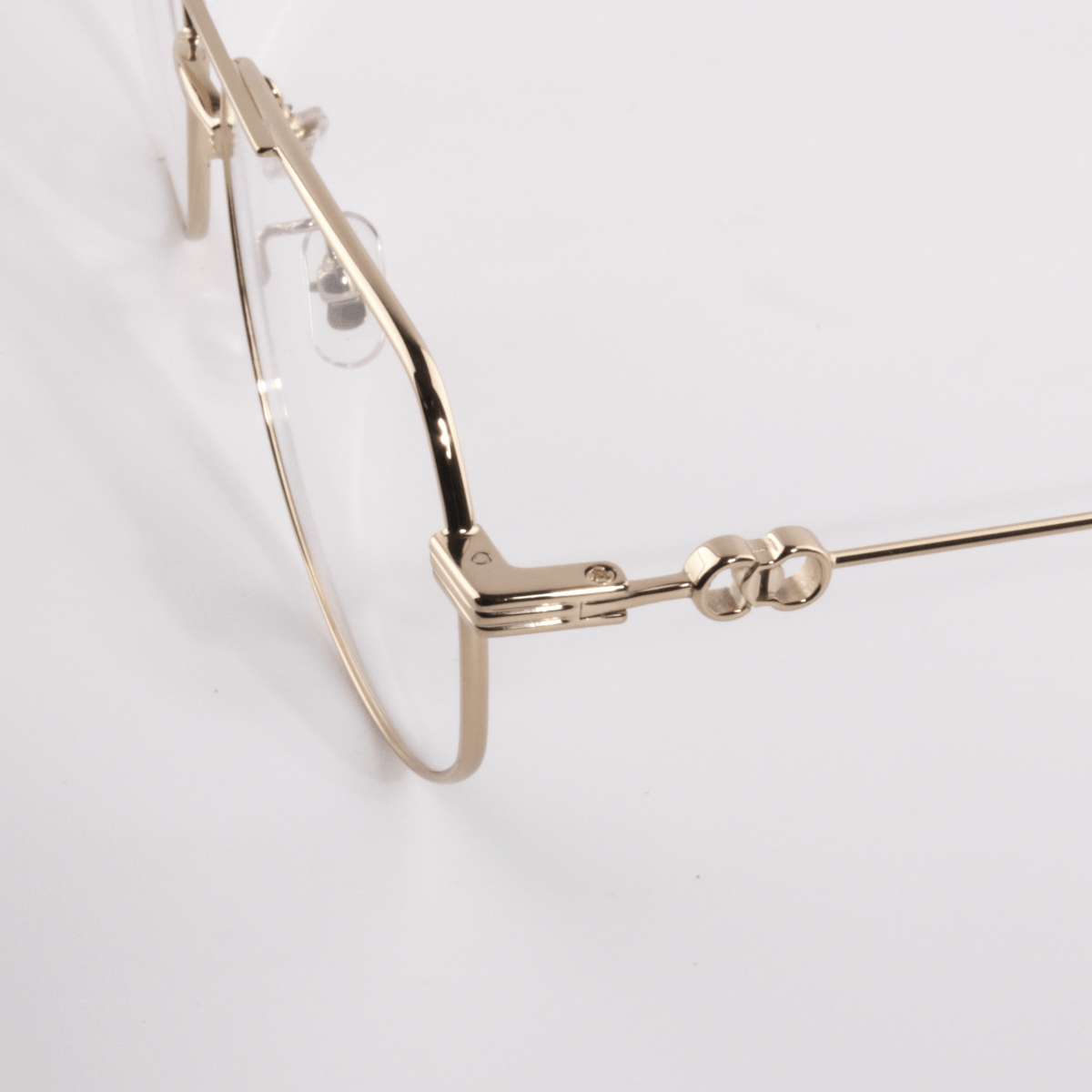 Mắt Kính Âu Việt