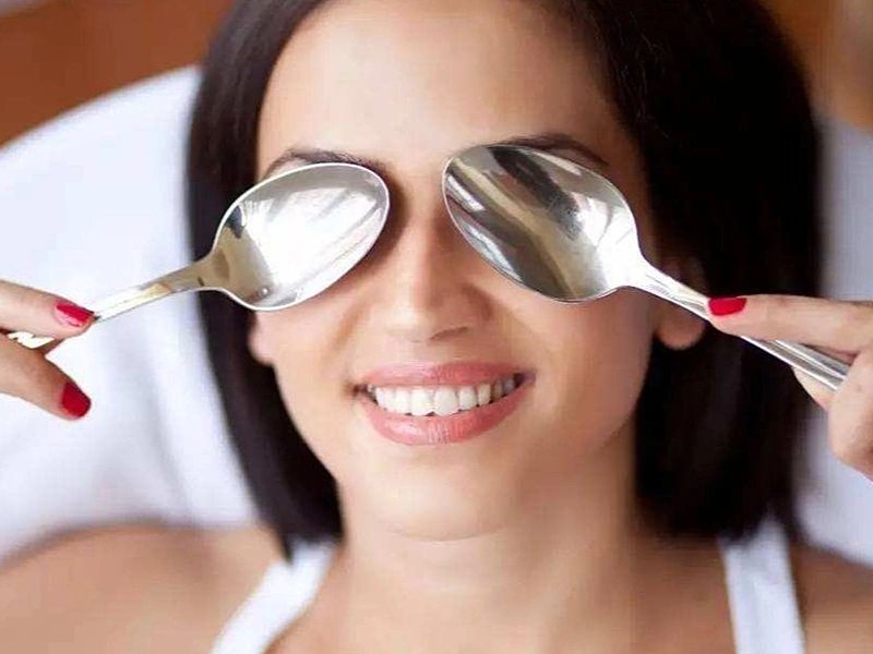 Bài tập giúp mắt to tròn bằng thìa lạnh
