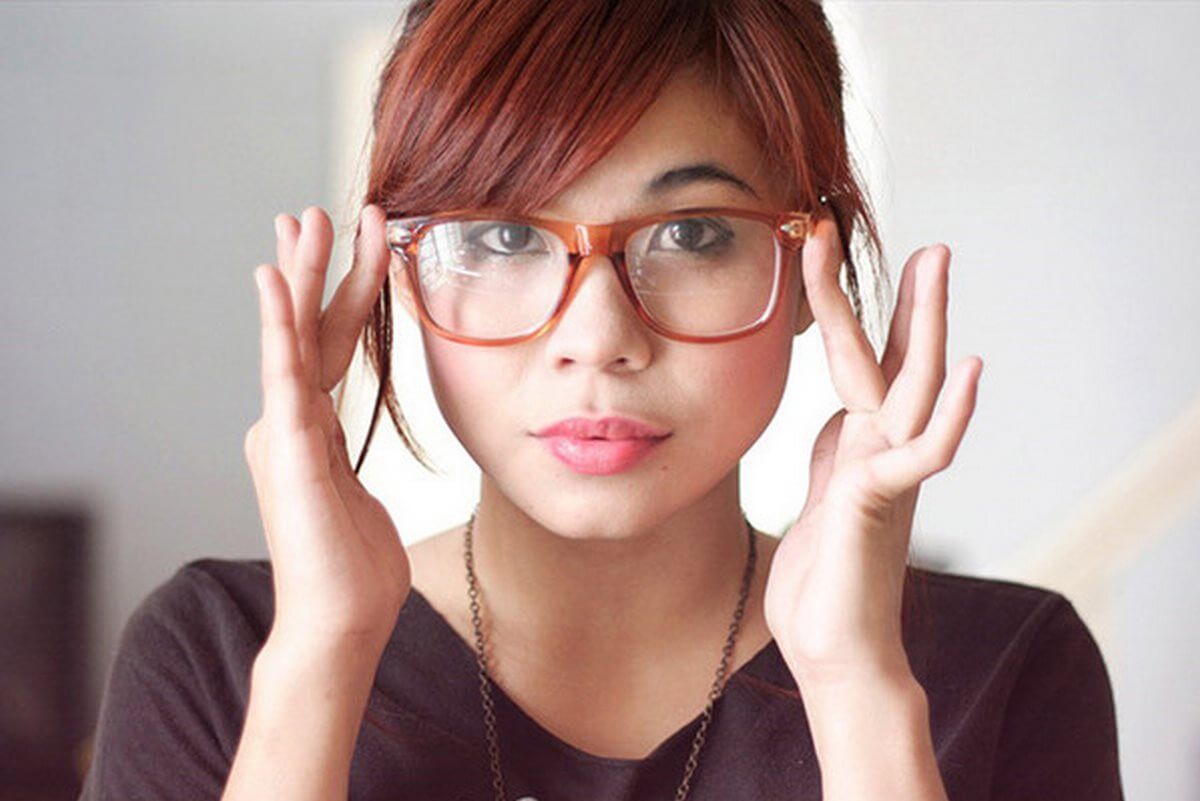 cách chữa lồi mắt khi đeo kính hay 